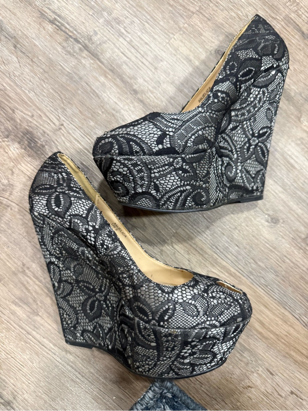 Black Lace Platform Peep Toe Pumps Heels – Size 8